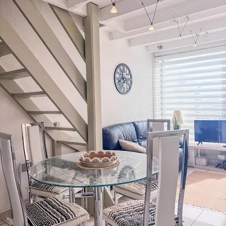 Sublime Residence, Piscine, Acces & Port De Plaisance Daire